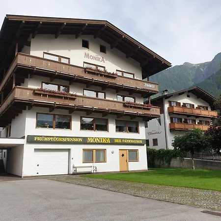 Guest house Haus Monika Und Haus Claudia Mayrhofen