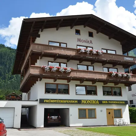 Haus Monika Und Haus Claudia 迈尔霍芬