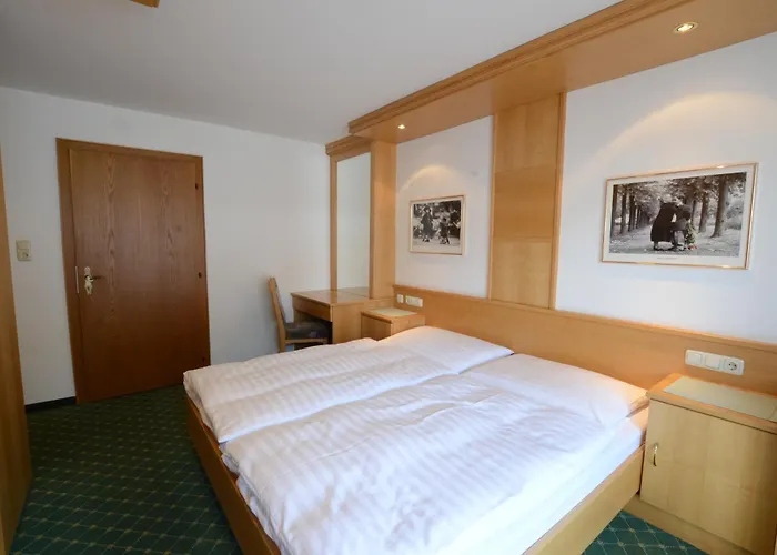 Haus Monika Und Haus Claudia בית הארחה 2*