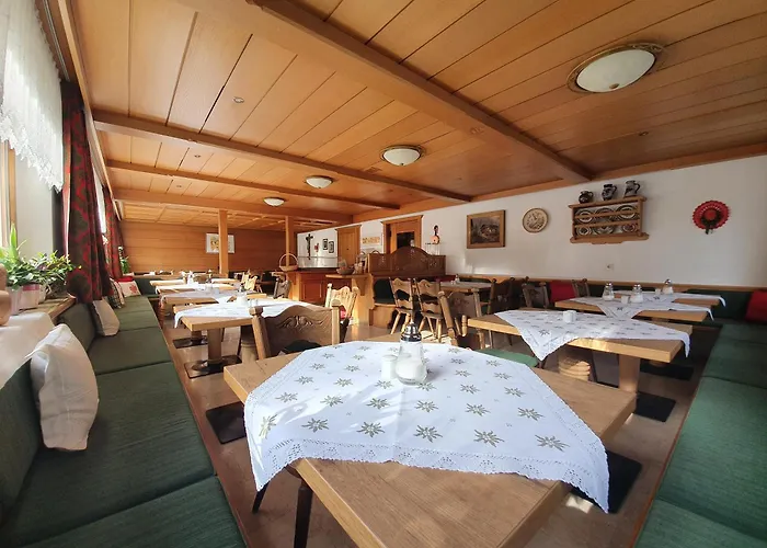 Haus Monika Und Haus Claudia Gasthuis Mayrhofen