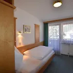 Haus Monika Und Haus Claudia בית הארחה מאיירהופן